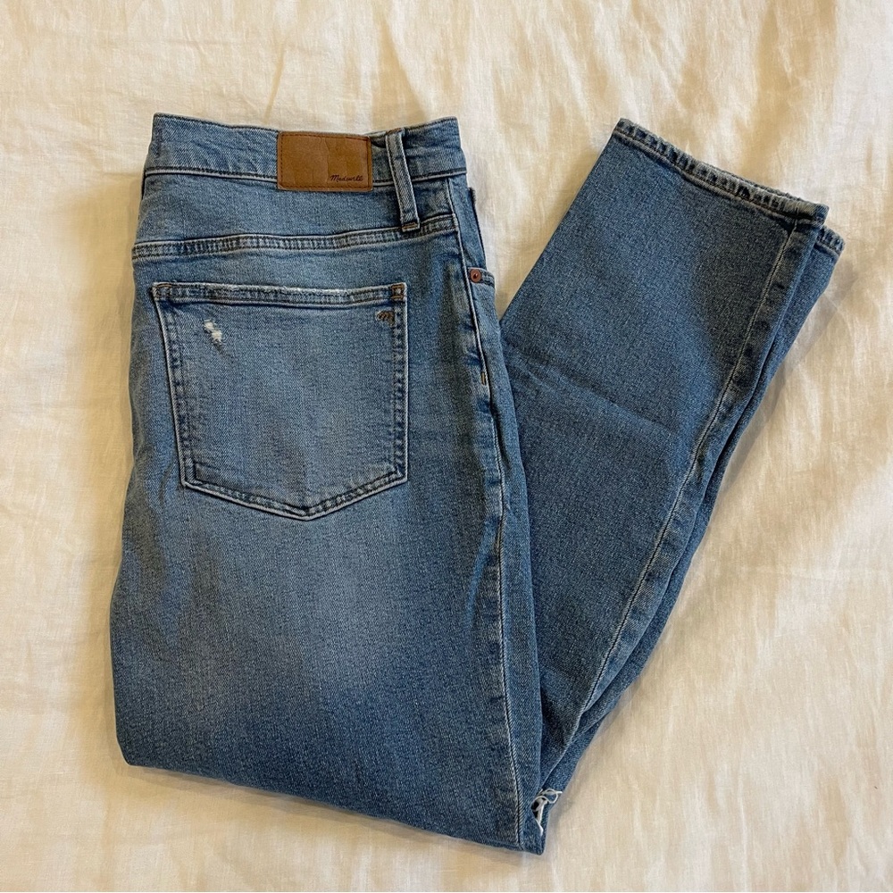 EUC distressed Madewell Perfect Vintage Jean in medium wash, size 30.